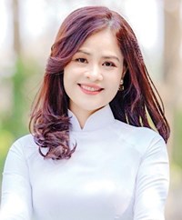 Bà LÊ THỊ BÌNH